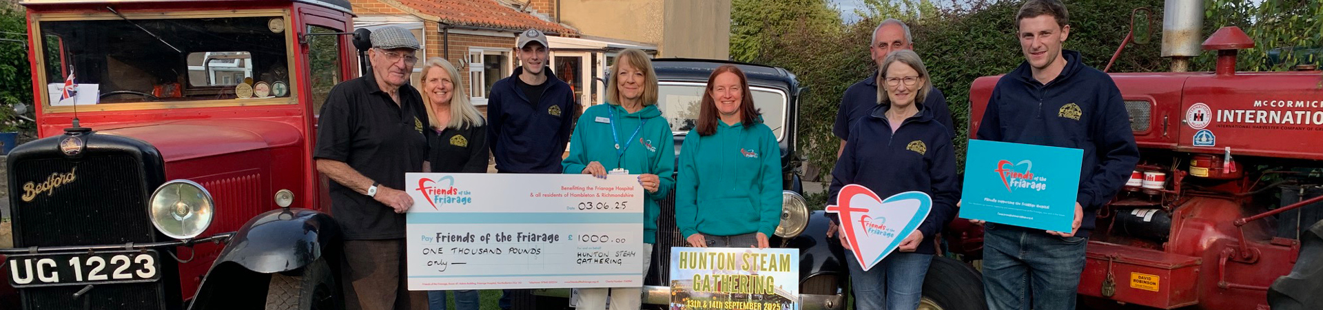 Generous £1,000 donation from Hunton Steam Gathering
